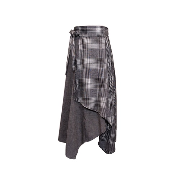 Asymmetric flare skirt - Picture 2 of 10